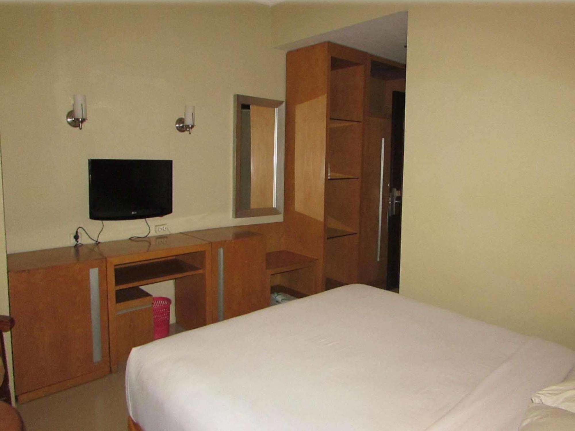 วิซาตา โฮเทล แอมเปรา Hotel ปาเลมบัง ภายนอก รูปภาพ